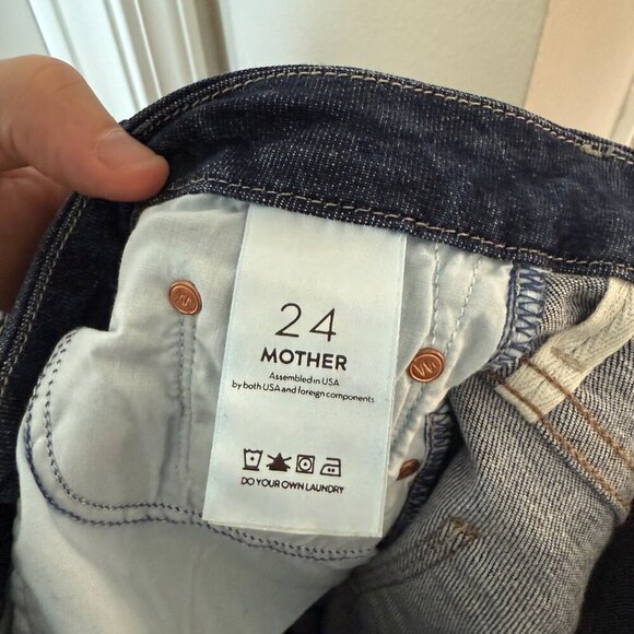 MOTHER The High Waisted Looker “Clean Sweep” Jeans Size 24 - Picture 5 of 6
